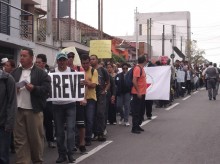 Passeata promovida pelo SINTAP nas ruas da região central
